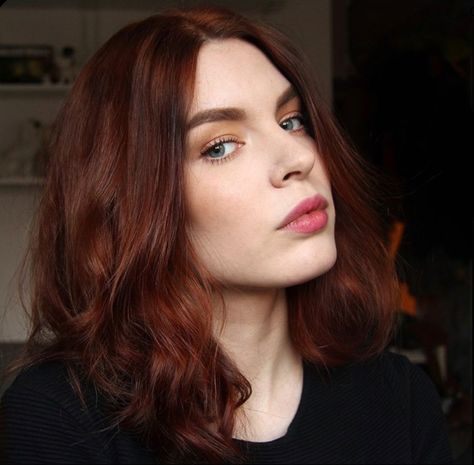 Dark Ginger Hair, Red Hair Inspo, Ginger Hair Color, Beautiful Red Hair, Hair Color Auburn, Burgundy Hair, Hair Color And Cut, Auburn Hair, Copper Hair