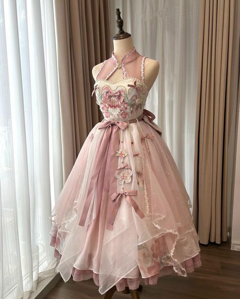 🎀🎀Plus size friendly Qi Lolita dress with pink peach blossom print. 💘💘Full set includes a dress, a bowknot train, bead chains on waist, a flower hairclip, a flower necklace and a pair of sleeves. 🥳🥳Price: $155.00 🛒🛒Search 'GCS-L-019' on devilinspired.com #devilinspired #qilolita #cheongsam #cheongsamdress #lolitacoord #eglcommunity #lolitafasion Devil Inspired, Steampunk Fashion Female, Gothic Skirts, Chain Dress, Blossom Print, Peach Blossom, Peach Blossoms, Outfits With Hats, Pink Peach