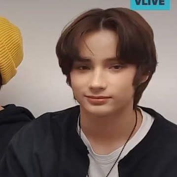 Heuning Kai Funny, Huening Kai Funny Pics, Kai Txt Funny, Huening Kai Funny, Kpop Mail Sticker, Scared Face, Aju Nice, Txt Memes, Science Project