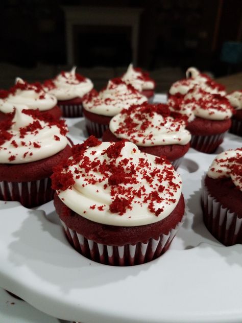 Taste Better From Scratch, Red Velvet Cupcakes Recipe, Cupcake Papers, Red Desserts, Cupcakes With Cream Cheese Frosting, Pretty Dessert, Velvet Cupcakes, Cupcakes Recipe, Food Babe