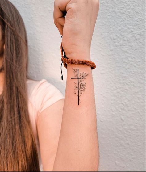 Tatoos Forearm Woman, Jesus Tatoos Ideas, Wrist Cross Tattoos For Women, Forearm Cross Tattoos For Women, Jesus Tattoos For Women, Jesus Tattoo For Women, Christian Tats, Pretty Cross Tattoo, Unique Cross Tattoos