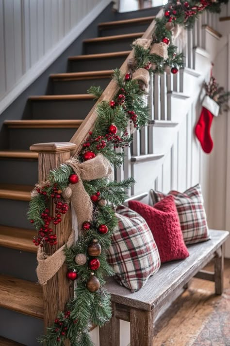 Christmas Columns, Christmas Hallways, Simple Holiday Decorations, Rustic Christmas Wreaths, Christmas Cabin Decor, Christmas Garland Staircase, Garland Staircase, Staircase Garland, Christmas Banister