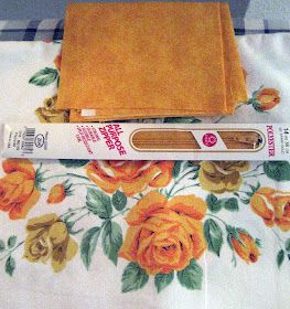 MyBecca's Vintage Tables: Repurposing Tablecloths Handkerchiefs Crafts, Vintage Handkerchiefs Crafts, Lazy Girl Designs, Handkerchief Crafts, Vintage Linen Tablecloths, Vintage Table Linens, Vintage Table Runner, Vintage Tables, Pouch Bags