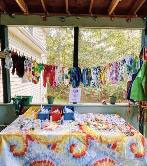 Onsie Making Station Onesie Decorating, Tye Dye Onesie Station, Tie Dye Gender Reveal, Baby Shower Craft Activities, Boy Baby Shower Activities, Tie Dye Onsie Station, Onesie Tie Dye Station, Onesie Making Station Sign, Make A Onesie Station