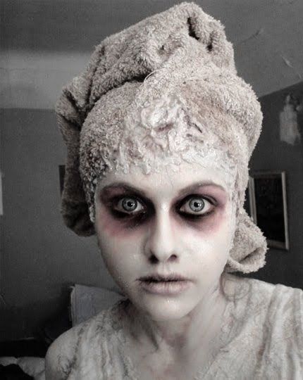 Ghost make up idea                                                                                                                                                     More Ghost Makeup, Makeup Zombie, Halloweenský Makeup, Den Mrtvých, Creepy Eyes, Drag Make-up, Special Fx Makeup, Zombie Makeup, White Makeup