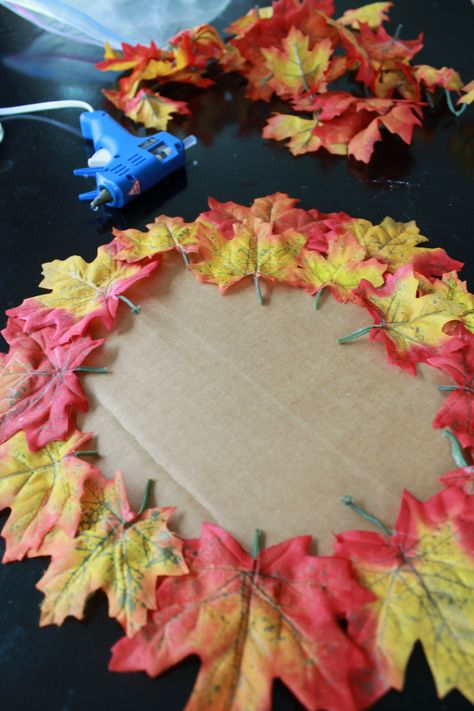 Crafts With Fake Leaves, Cardboard Fall Crafts, Diy Fake Leaves How To Make, Cardboard Halloween Decorations Diy, Cute Diy Crafts, 2023 Thanksgiving, Leaf Coaster, Leaf Craft, Fake Leaves