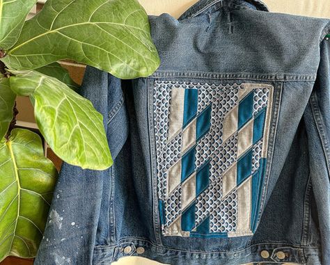 Denim Jacket Quilt Back, Quilt Block On Denim Jacket, Quilt Denim Jacket, Quilted Jean Jacket, Sewing Upcycle, Learn To Quilt, Quilt Coats, Jean Jacket Diy, Clothing Refashion