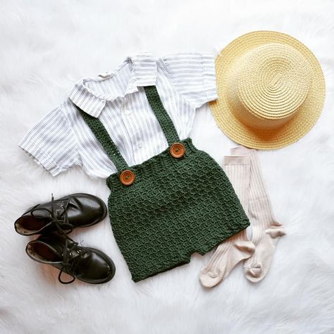 I was really struggling with the name for these shorts (like always) and then I put this little outfit together. It just makes me imagine a little toddler out working in the garden. 🌱 Sprout Shorts? Gardener Shorts?  Love getting your guys help on naming my designs!  What do you think? 🤔 . . Socks: @pipandwillowco  Hat: @chic.littlethings Crochet Baby Patterns Free, Crochet Shorts Pattern, Suspender Shorts, Shorts Crochet, Pattern Shorts, Baby Crochet Patterns Free, Shorts Pattern, Vintage Crochet Pattern, Crochet Shorts