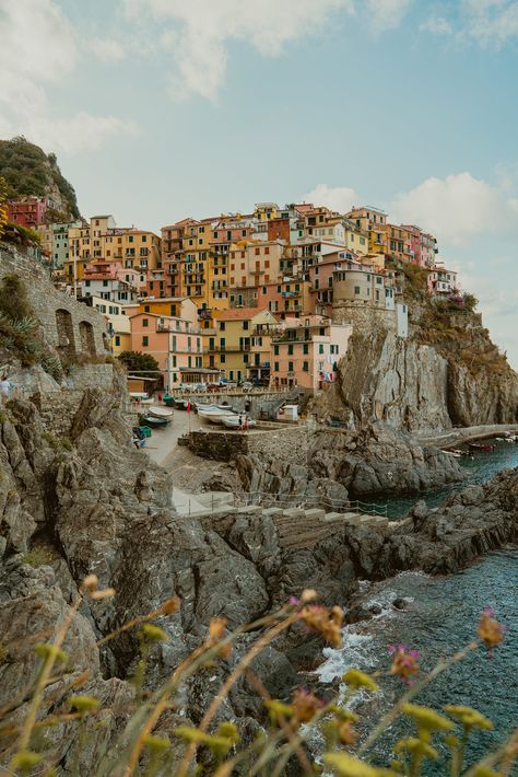 3 Days In Cinque Terre, Italy - The Perfect Itinerary — sarowly | sf + california travel photographer Monterosso Cinque Terre Italy, Cinque Terre Beach, Coastal Italy, Monterosso Al Mare, Grad Trip, Cinque Terre Italy, Italian Riviera, Italy Itinerary, The Dolomites