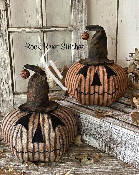 Primitive Fabric Pumpkins, Primitive Halloween Decorating Ideas, Primitive Fall Patterns, Diy Primitive Halloween Decor, Vintage Pumpkin Faces, Pumpkin Craft Ideas, Primitive Halloween Crafts, Country Halloween Decor, Primitive Fall Crafts