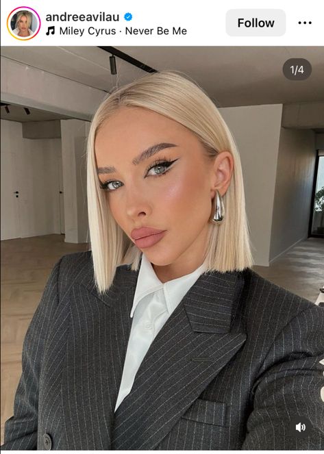 Short Blonde Black Hair, Fringe Hairstyles Round Face Short, Short Blonde Bob Middle Part, Bleach Blonde Long Bob, Blonde Bob Celebrities, Khloe Blonde Bob, White Blonde Bob, Platinum Blonde Bob Aesthetic, Baby Blonde Hair