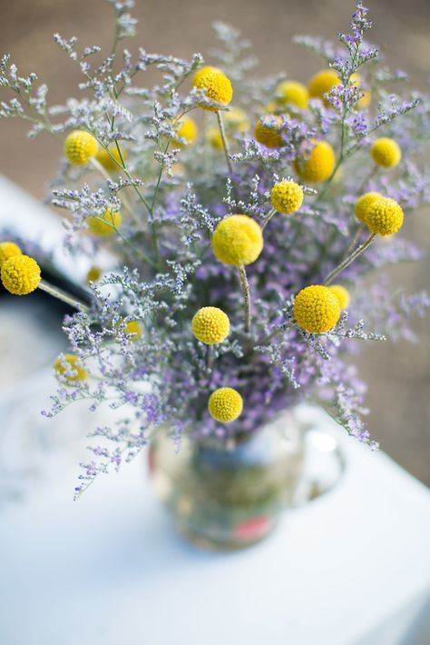 Billy Balls Wedding, Lavender Wedding Centerpieces, Lavender Centerpieces, Yellow Wedding Theme, Bright Wedding Flowers, Billy Balls, Modern Wedding Flowers, Billy Buttons, Tropical Wedding Flowers