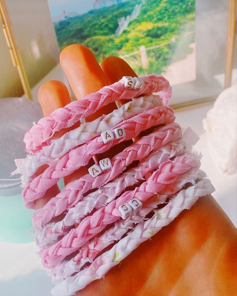 Braided Fabric Bracelet Diy, Love Shack Fancy Bracelet, Preppy Jewlery, Fabric Bracelets Diy, Eras Bracelet, Kindergarten Teacher Gifts, Fancy Bracelet, Flower Resin Jewelry, Love Shack Fancy