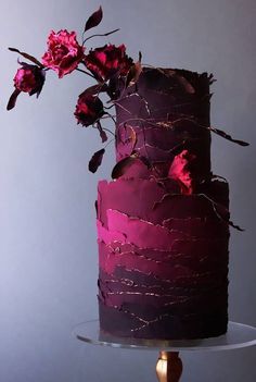 Dark Red Wedding Cake, Cake Stands For Wedding, Burgundy Cake, Red Wedding Cake, Black Cake Stand, Dark Red Wedding, Cake Stand Wedding, Purple Cake, Black Cake