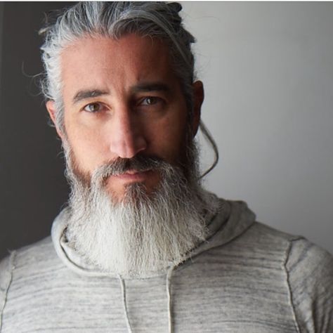 Ron Jack Foley – R JACK FOLEY (@to_ron_to) Instagram Jack Foley, Beards And Mustaches, Grey Hair Don't Care, F Men, Salt And Pepper Hair, Epic Beard, Grey Beards, Perfect Beard, Beard Model