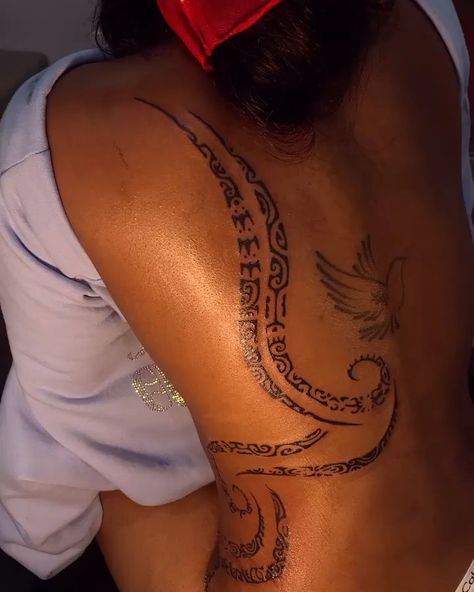 Feminine Polynesian Tattoo, Naval Tattoos For Women, Back Pieces For Women Tattoo, Fijian Tattoo Women, Taino Tattoos For Women, Maori Tattoo Designs Women, Thigh Band Tattoo Women, Tattoo Gift Ideas, Tahitian Tattoo