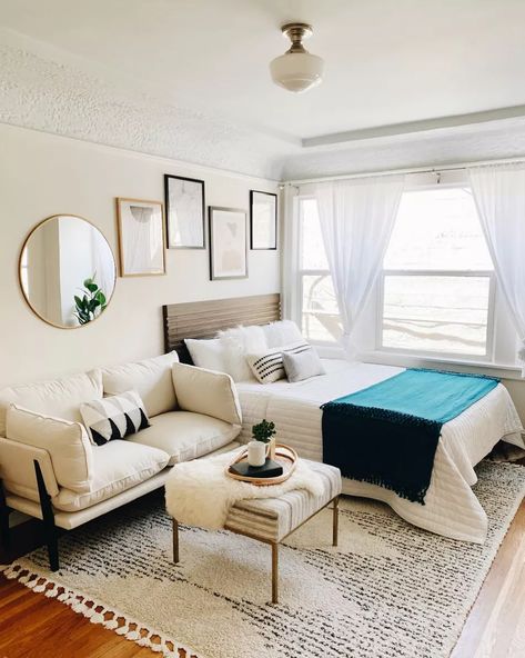 Bedroom Sitting Area, Small Studio Apartment Decorating, Bedroom Seating Area, Bedroom Sitting Room, Bedroom With Sitting Area, Studio Apartment Design, Bedroom Sitting, Studio Apartment Living, Deco Studio