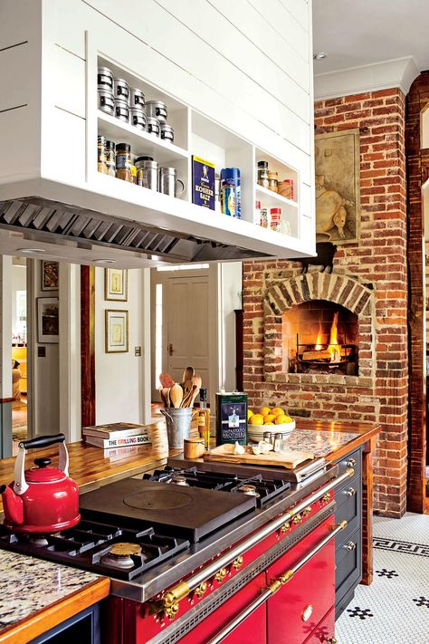 Antebellum Home, Chef's Kitchen, Kitchen Fireplace, Chefs Kitchen, Restaurant Kitchen, Kitchen Projects, Dream Spaces, Southern Living, Beautiful Kitchens