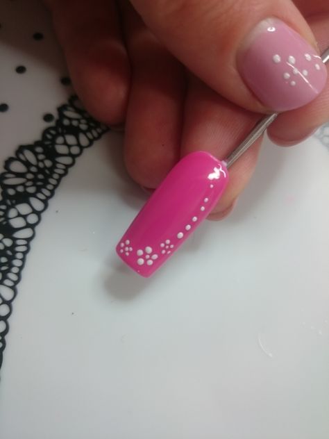 DOTTING TOOL FUN              In the beginning. It’s hard to do nail art for most people. You look for ideas on pinterest or instagram but everything looks … Dotting Tool Nail Art Ideas, Dotting Tool Nail Art, Nail Art Dotting Tool, Pen Designs, Nail Pen, Elegant Nail, Art For Beginners, Nail Art For Beginners, Nail Blog