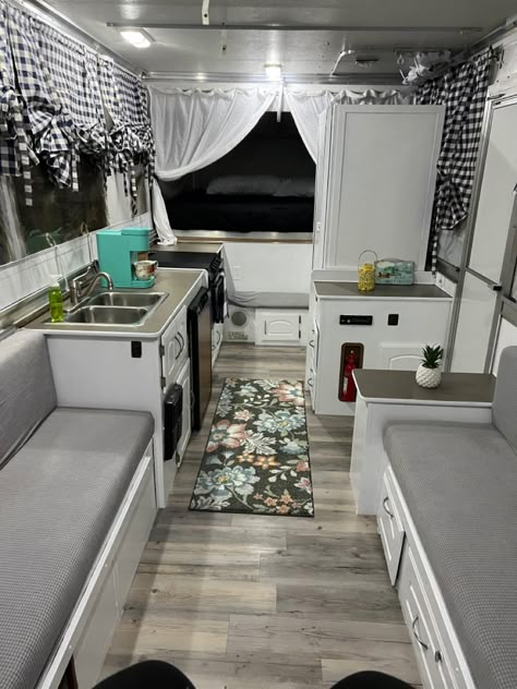 32 Ft Camper Remodel, Hybrid Trailer Makeover, Pop Up Camper Shower Ideas, Small Camper Remodel, Small Pop Up Camper Remodel, Camper Flip, Jayco Camper Trailer, Small Travel Trailer Remodel, Pop Up Camper Remodel