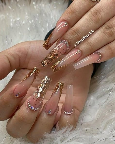 Rose Gold Nails Design, Shiny Nails Designs, Nails Oval, Encapsulated Nails, Glitter Nails Acrylic, Nails Ombre, Gold Glitter Nails, Classy Nail Designs, Nails Nude