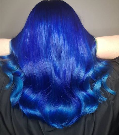 Hairbesties Community on Instagram: “#hairbestie #hairbestie @xminiex  Ma cliente aux cheveux bleu a récidivé haha! Un autre dégradé de bleus fait avec les couleurs de…” Hair Color Ideas, Hair Goals, Hair Inspiration, Hair Color, Gif, Sparkle, Long Hair Styles, Hair Styles, Hair