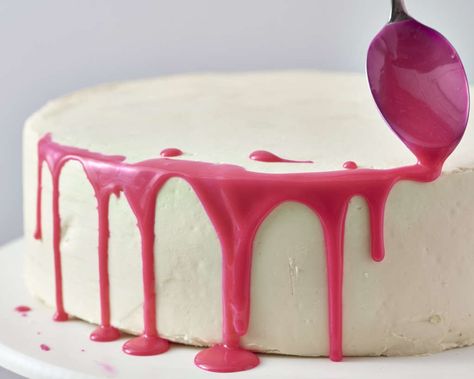 How To Create a Drip Frosting Effect on Any Cake — Baking Lessons from The Kitchn Drip Icing, Drippy Cakes, Store Bought Cake, Drizzle Cake, Easy Cake Decorating, Animal Crackers, Cake Icing, Cake Decorating Tutorials, Cake Frosting