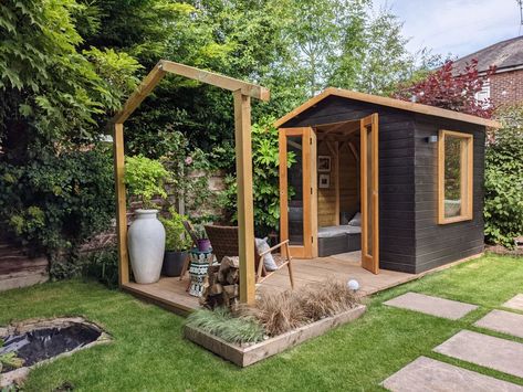 How to build a summer house: A guide to constructing your own outbuilding in the garden | Real Homes Summer House Plans, Tiny Home Backyard Guest Houses, Diy Summer House, Backyard Tiny House, Small Summer House, Prefab Sheds, Shed Landscaping, Backyard Guest Houses, Garden Room Ideas