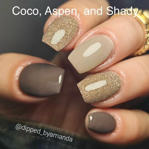 Nails Color Palette, Dip Powder Nails Thanksgiving, Solid Fall Nail Colors, November Nail Color Ideas, Thanksgiving Nails Dip, 3 Color Nails Ideas, Short Gel Nails Ideas Fall, Cute Fall Dip Nails, Mixed Mani Ideas