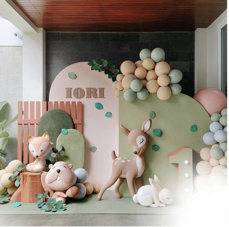 Diy Woodland Backdrop, Woodland Theme Birthday Party Decor, Simple Birthday Decorations At Home, Birthday Decorations At Home, Baby Birthday Decorations, Simple Birthday Decorations, Birthday Decorations Kids, 1st Birthday Party Themes, Safari Birthday Party