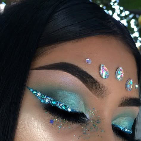 Mua Business, Edc Makeup, Fantasy Make-up, Maquillage Yeux Cut Crease, Carnival Makeup, Rave Makeup, Fest Outfits, Beauty Make-up, Colorful Eye Makeup