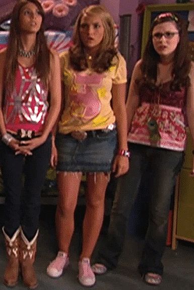 Zoey 101 Outfits, Malak Core, 2000s Icons, Reverse Ombre, Lynn Spears, 90s 2000s Fashion, Popular Girls, Zoey 101, Jamie Lynn Spears