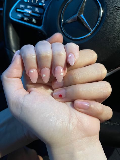 Matching Couple Nails Aesthetic, Matching Valentines Nails With Boyfriend, Matching Nail With Boyfriend, Matching Nails Girlfriends, Boyfriend And Girlfriend Nail Ideas, Matching Nails Boyfriend And Girlfriend, Matching Manicure With Boyfriend, Matching Nails With Boyfriend Simple, Lesbian Couple Nails Matching