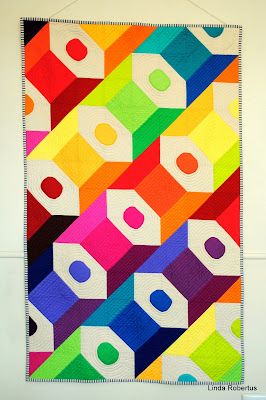 Pattern Design Simple, Illusion Quilts, Optical Illusion Quilts, Rainbow Quilts, Pattern Design Ideas, Colorful Wall Hanging, 3d Quilts, Quilt Modernen, Kids Quilts