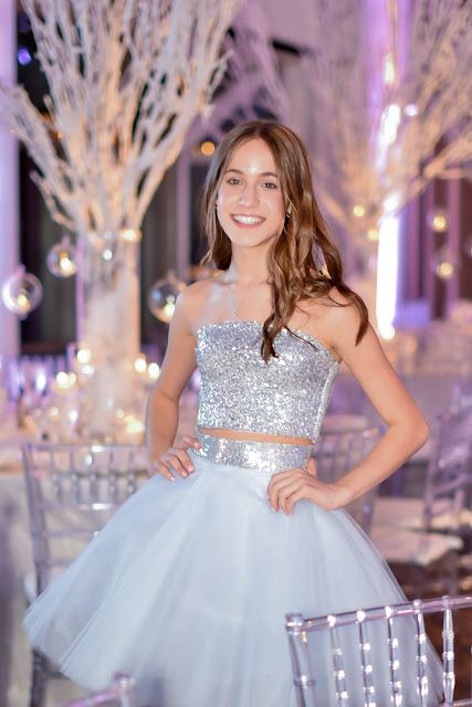 Bat Mitzvah Outfits, Bat Mitzvah Dresses, Nyc Photos, Bat Mitzvah Party, Best Bar, Black Jeans Outfit, Cute Bat, Prom Dress Inspiration, Bar Mitzvah