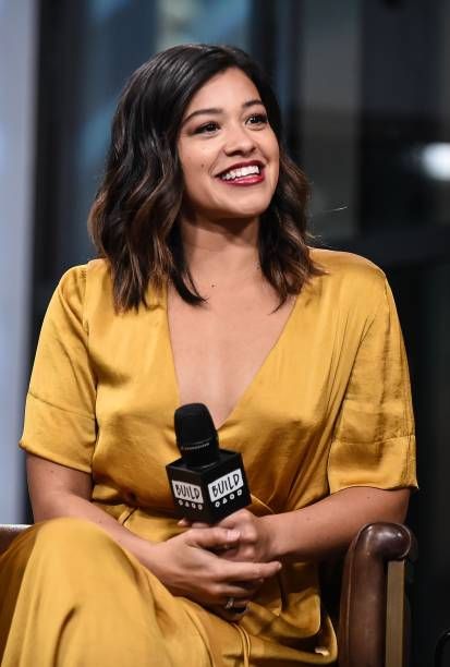 Gina Rodriguez Hair, Miss Bala, Jane And Rafael, Jane Villanueva, People To Paint, Celeb Hair, The Intern, Gina Rodriguez, Alessia Cara