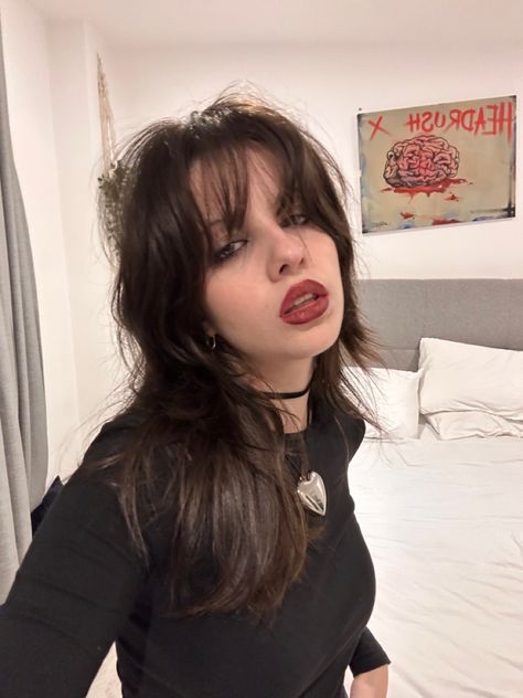 Rockstar Gf Face Claims, Rock Star Girlfriend Hairstyle, Rockstar Girlfriend Makeup Look, 90s Rockstar Girlfriend Makeup, Rock Star Girlfriend Hair, Messy Makeup Grunge, 90s Messy Makeup, Message Barrett Hair, Messy Rockstar Hair