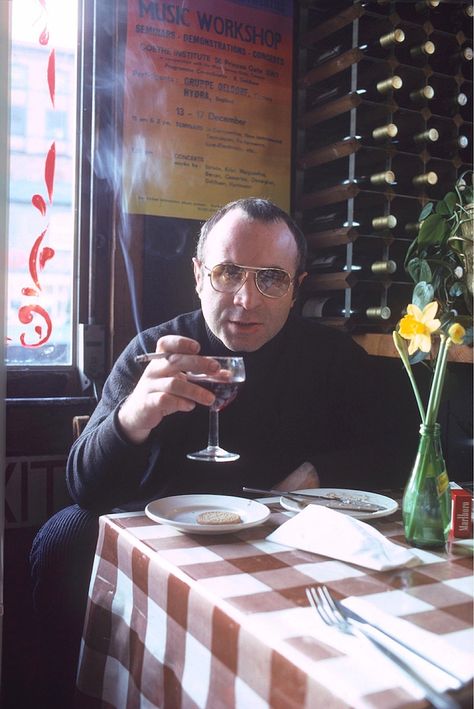 Bob Hoskins, Motion Picture, Old Internet, Knock Out, Mammals, Knowing You, You Never, Actresses, Internet