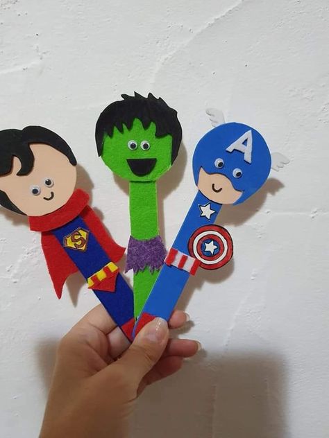 Avengers Crafts, Kangaroo Kids, Stem Camp, Babysitting Crafts, Superhero Crafts, Diy Kids Games, Middle School Art Projects, School Art Projects, Middle School Art