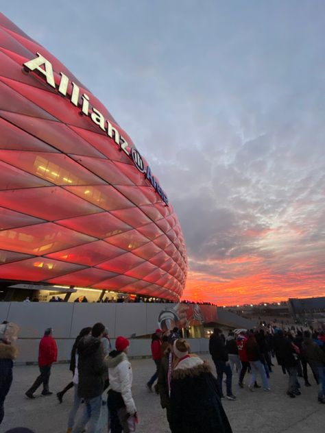 Bayern Munich Wallpapers, Vision Board Images, Bayern Munchen, Fc Bayern Munich, Soccer Girl, Football Stadiums, Munich Germany, Bayern Munich, Future Life