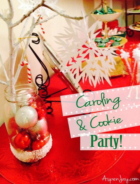 Great ideas for throwing a cookie caroling party! A simple yet fun holiday party that everyone will enjoy. Click to see the pictures for party inspiration. Christmas Carolling, Hot Cocoa Printable, Christmas Caroling Party, Caroling Party, Hot Chocolate Bar Party, Party Ideas Kids, 1st Birthday Party Favors, Holiday Party Kids, Rainbow Unicorn Party