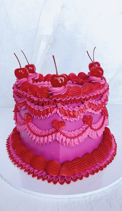 cake ideas, lambeth cake, vintage cake vintage style cake, buttercream cake, vintage buttercream cake, birthday cake ideas Cake Decorating Pink, Vintage Buttercream Cake, Pretty Deserts, Red Heart Cake, Vintage Style Cake, Hot Pink Cakes, Lambeth Cake, Bolo Vintage, Vintage Sweets