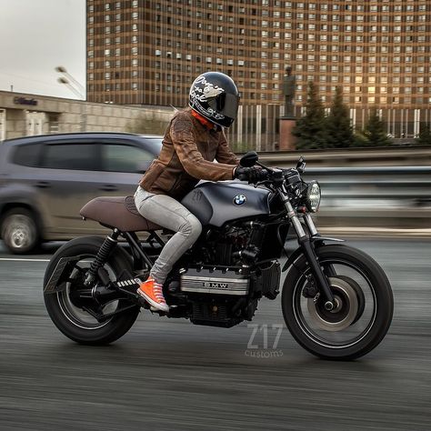 Ripping 'round Moscow on the new @z17customs '92 BMW K100. : @vt_moto ____________ #bmw #bmwmotorrad #bmwk100 #k100 #flyingbrick #caferacers #caferacer #builtnotbought #custombike #custommotorcycle Bike Bmw, Serie Bmw, Bmw K100, Bmw Scrambler, Мотоциклы Cafe Racers, Cafe Racer Girl, Cafe Racer Style, Cafe Racing, Bmw Cafe Racer