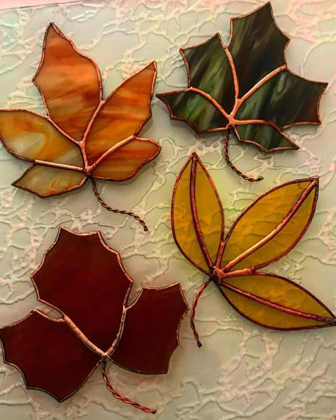 Stained Glass Fall Leaves Autumn, Stained Glass Autumn Leaves, Fall Leaves Stained Glass Pattern, Leaf Stained Glass Patterns, Stained Glass Fall Leaves, Stained Glass Leaf Patterns, Autumn Stained Glass Ideas, Autumn Stained Glass Patterns, Fall Stained Glass Patterns