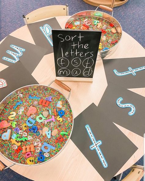 Letter Provocations, Reggio Emilia Activities Preschool, Eyfs Crafts, Phonics Area, Kindergarten Invitations, Kindergarten Letter Recognition, Letter Recognition Kindergarten, November Themes, Natural Classroom