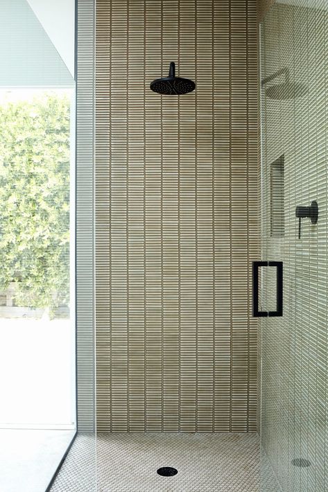 Penny Tile Shower Floor, Tiles Wall Design, Penny Tiles Bathroom, Penny Tiles, Mosaic Shower Tile, Bath Photos, Penny Tile Floors, Glass Tile Bathroom, Walls Design