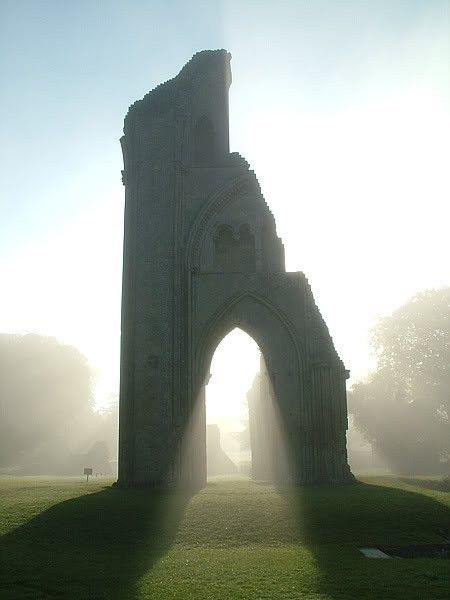 Glastonbury England, Resting Place, King Arthur, To Infinity And Beyond, Magical Places, Oh The Places Youll Go, Dream Destinations, Abandoned Places, Beautiful World