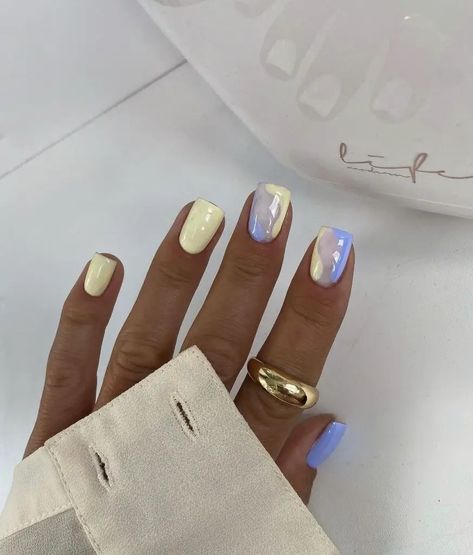 Summer Yellow Nails, Yellow Nail Designs, New Nail Colors, Yellow Nails Design, Pastel Nails Designs, Yellow Nail, Nagel Tips, Cute Nail Art Designs, Smink Inspiration