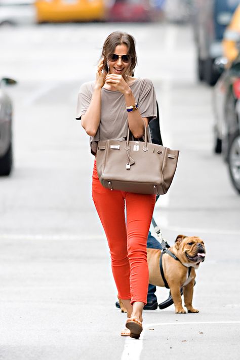 Celebrities and their Hermes Birkins (41) Hermes Birkin Etoupe, Hermes Birkin Gold, Blue Birkin, Birken Bag, Hermes Birkin 40, Hermes Store, Hermes Birkin Bag, Birkin Bags, Hermes Bolide