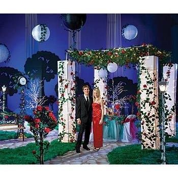 Secret Garden Prom, Formal Party Decorations, Prom Theme Ideas High School, Party Tent Decorations, School Dance Themes, Dance Party Decorations, Homecoming Themes, Lilac Prom Dresses, Formal Ideas